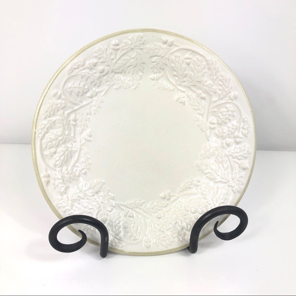 FIORIWARE Oak Leaf Linen and Bone salad plate.
